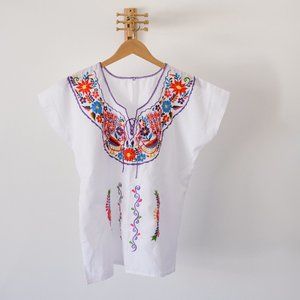 Vintage Embroidered Mexican Top/White Huipil Top/Short Sleeve/Ethnic/Artisinal